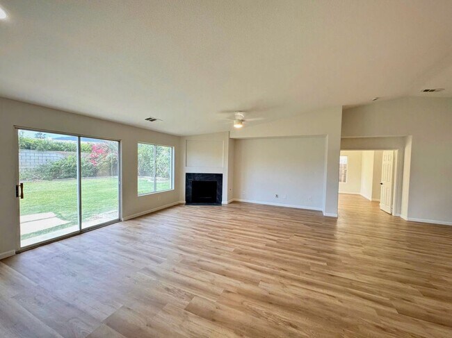 Building Photo - 81464 Avenida Esmeralda