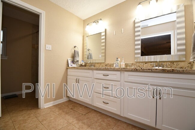 Building Photo - 3410 Plum Brook Ln