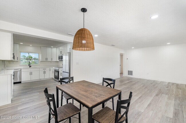 Building Photo - 320 Alabama Ave