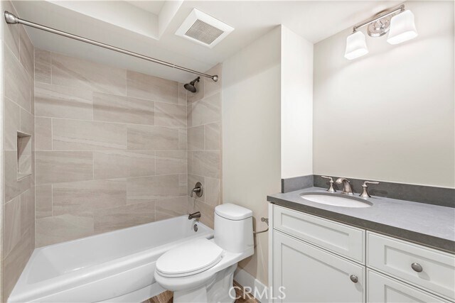 Building Photo - 826 Cliff Dr