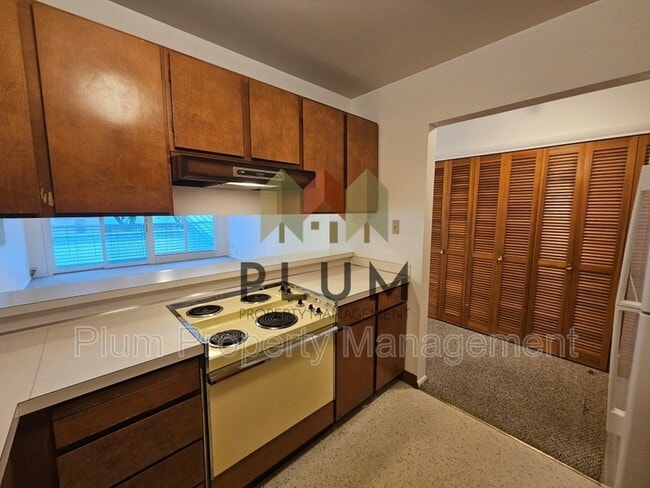 Building Photo - 1547 S Higgins Ave