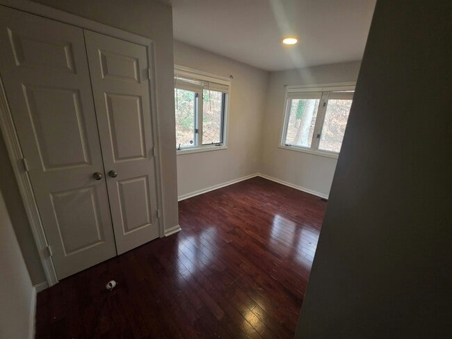 Building Photo - 3120 Creedon Dr