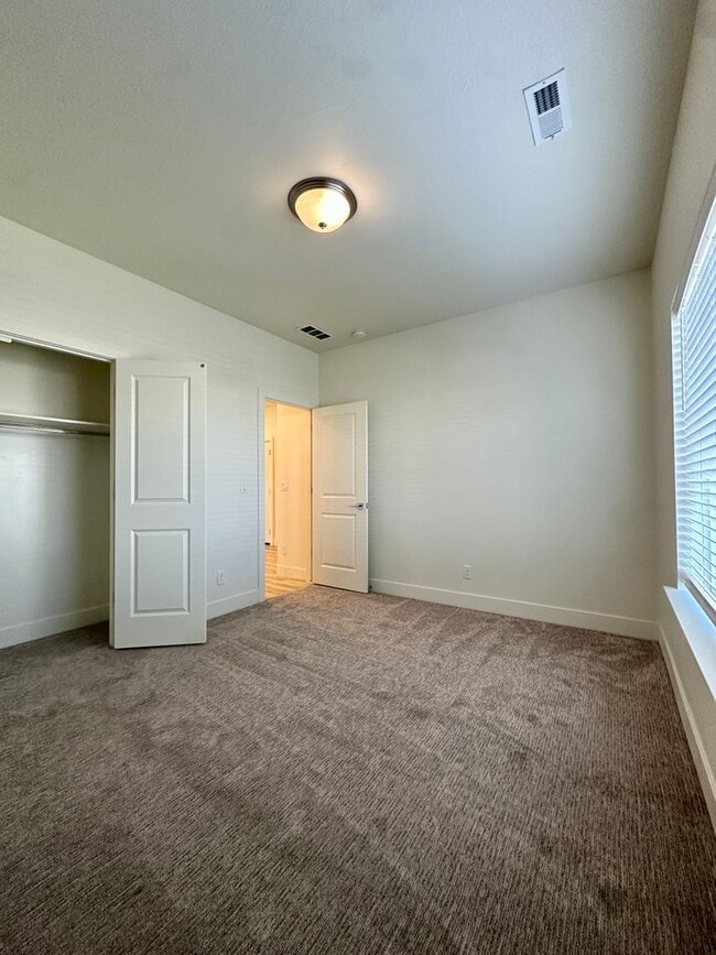 Building Photo - Beautiful Summerfield Home for RENT!!