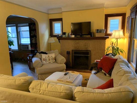 Building Photo - 353 W Webster St