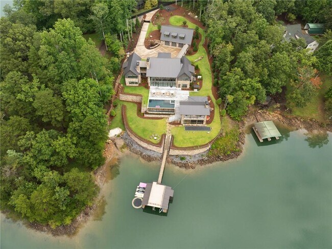 Building Photo - 725 Rocky Point Dr