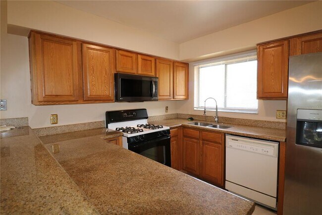 Building Photo - 10322 Manila Bay Dr