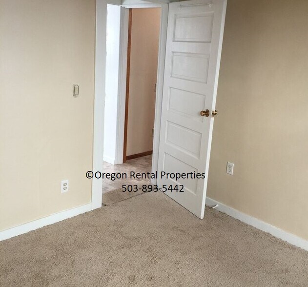 Building Photo - 4803 SE 79th Ave