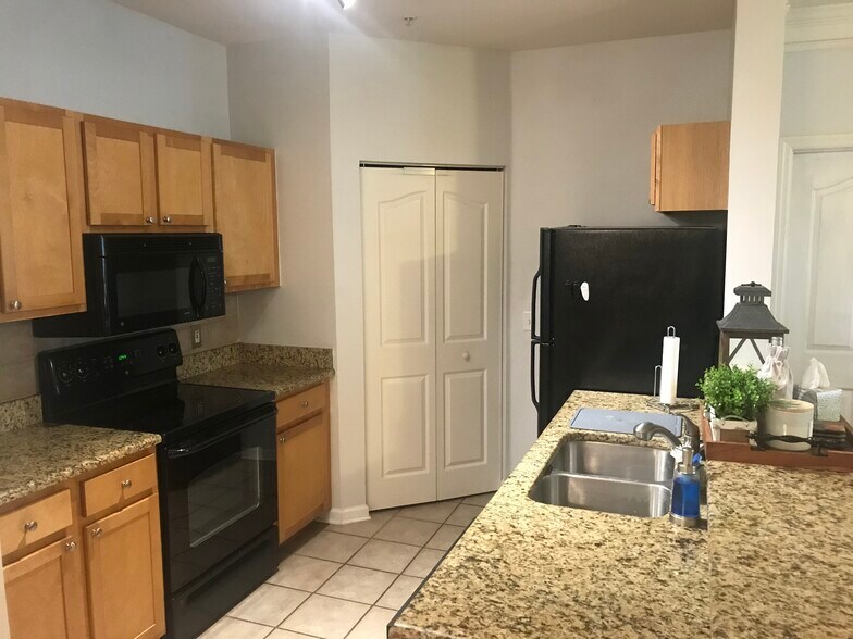 Kitchen - 4207 S Dale Mabry Hwy
