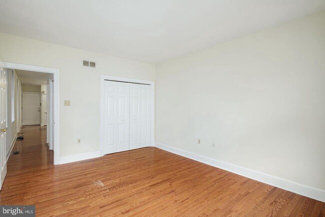 Building Photo - 1529 Green St
