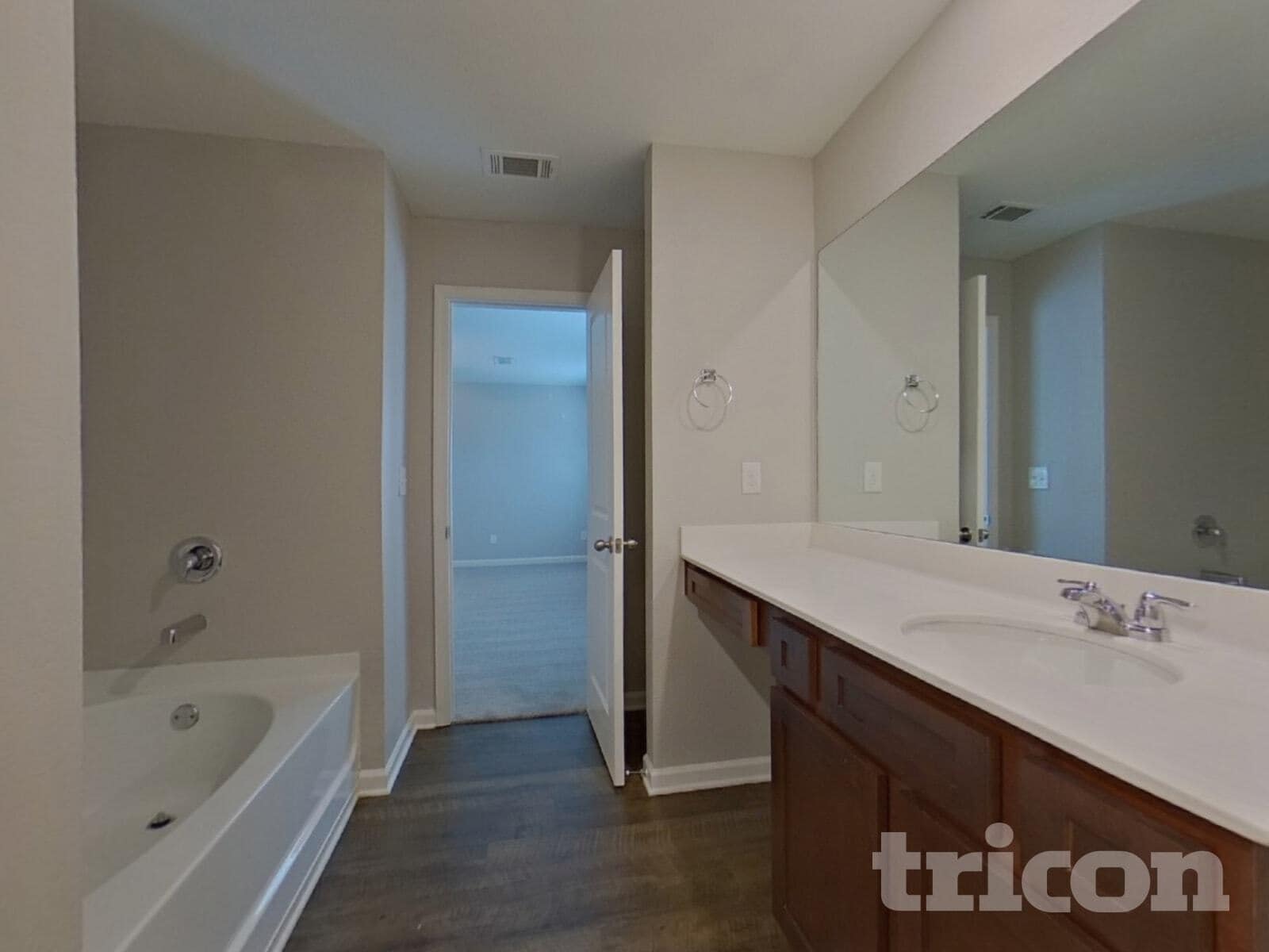 Building Photo - 3542 Falconwood Dr