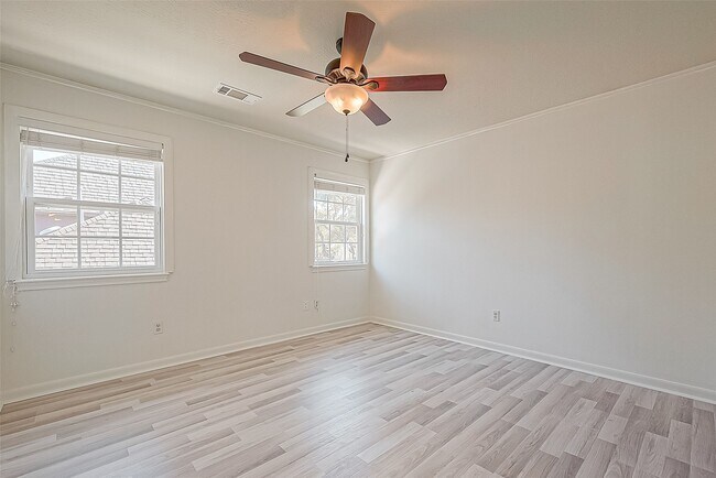 Building Photo - 1015 Sugar Lakes Dr