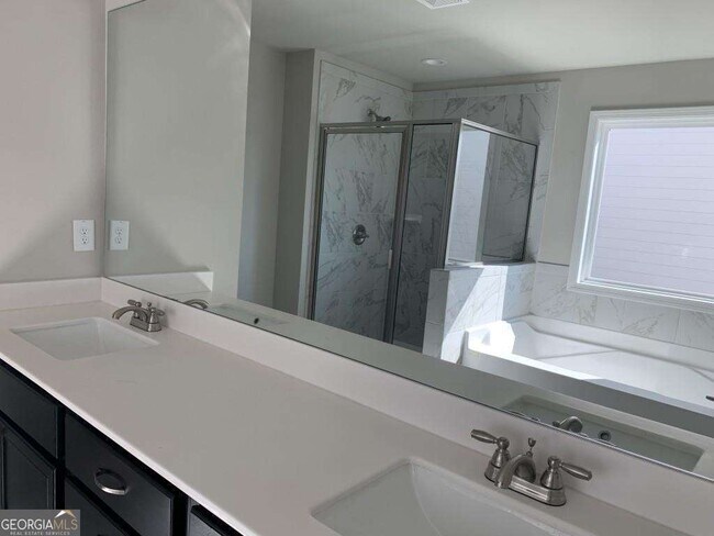 Building Photo - 5203 Addison St