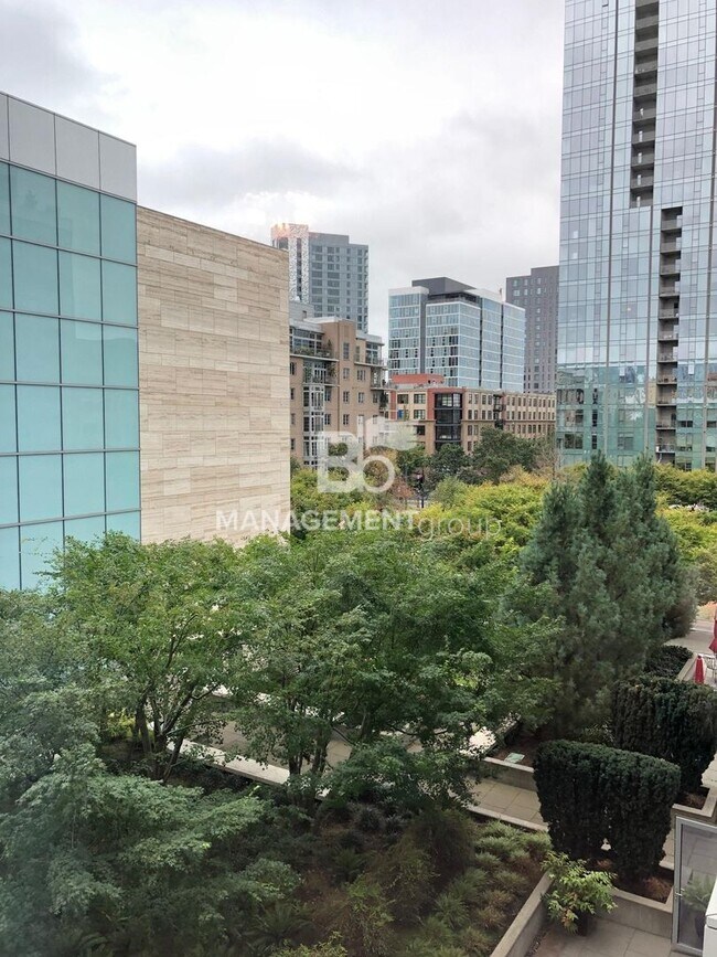 Building Photo - The Metropolitan, Pearl District's only 3b...