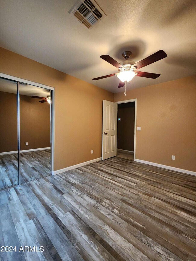 Building Photo - 40443 W Helen Ct
