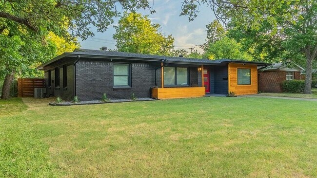 Building Photo - 10263 Casa View Dr