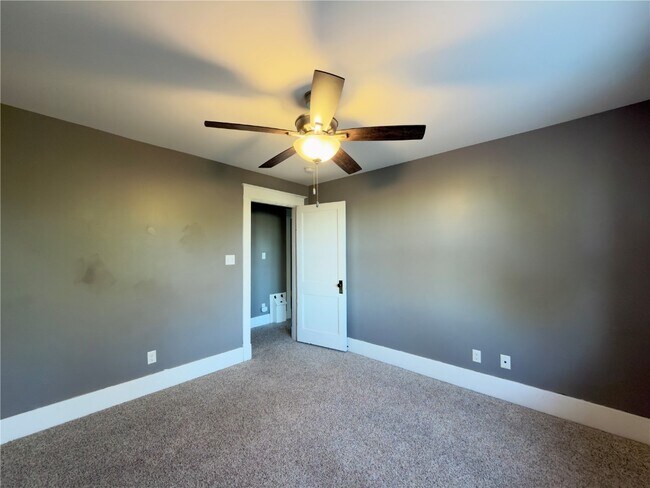 Building Photo - 6015 Elizabeth Ave