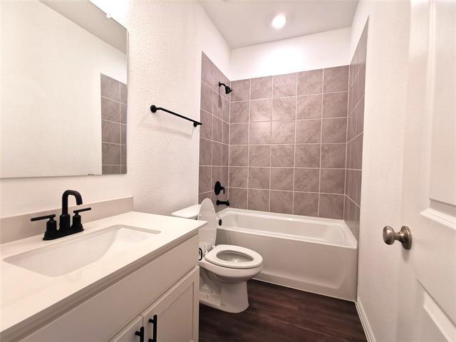 Building Photo - 2510 Lovegrass Ln