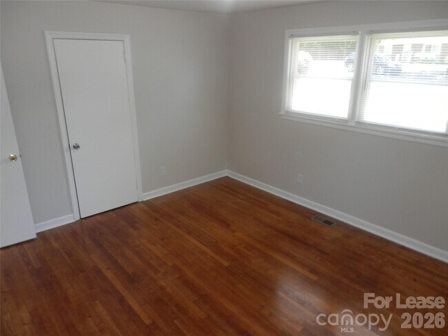 Building Photo - 3016 Colfax St