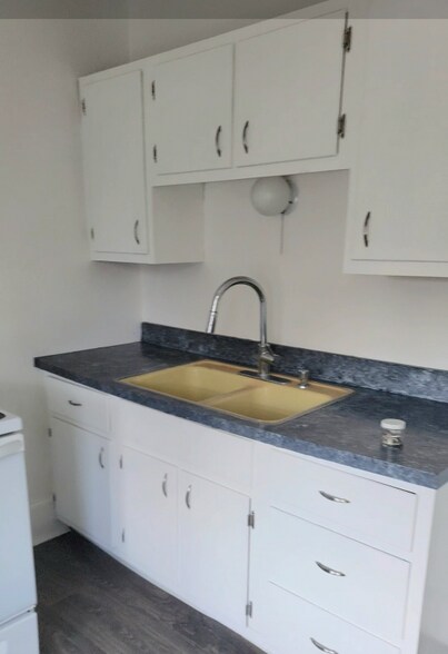 Building Photo - 717 Fulton Rd NW