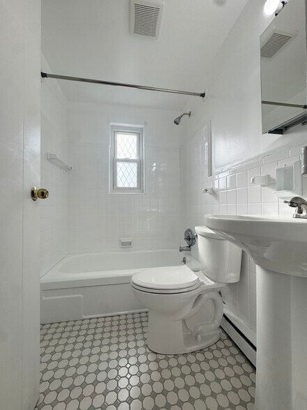 Bathroom - 4191 Hoffman Ave
