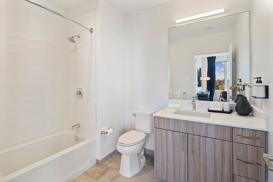 Building Photo - 4 Lucy St