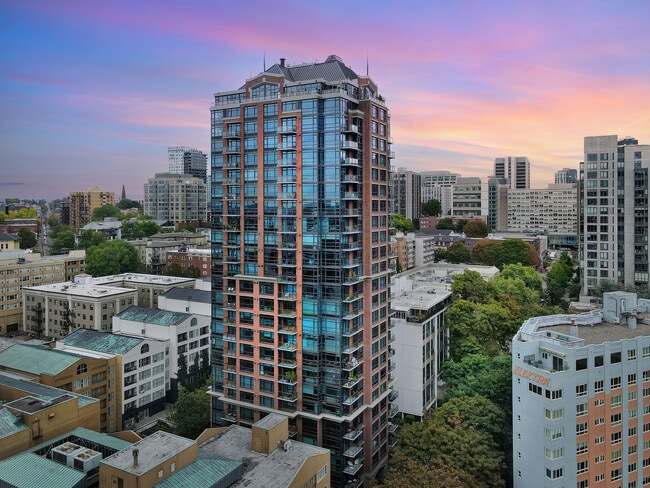 Building Photo - 1420 Terry Ave