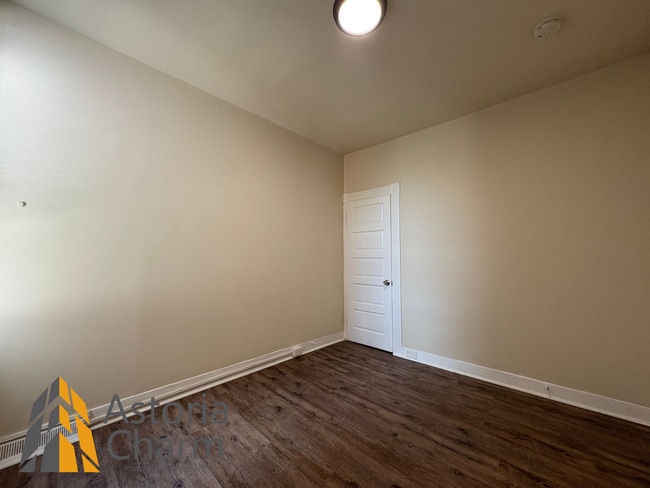 Building Photo - Move-In Ready 4-Bedroom Home with Updated ...