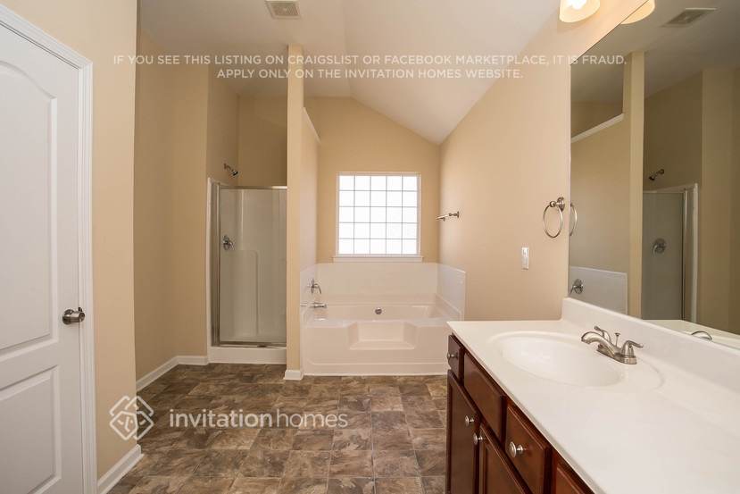 Building Photo - 3118 Avondale Dr SE