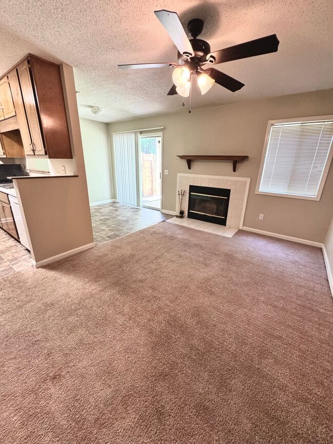Building Photo - 336 Candlebrook Dr