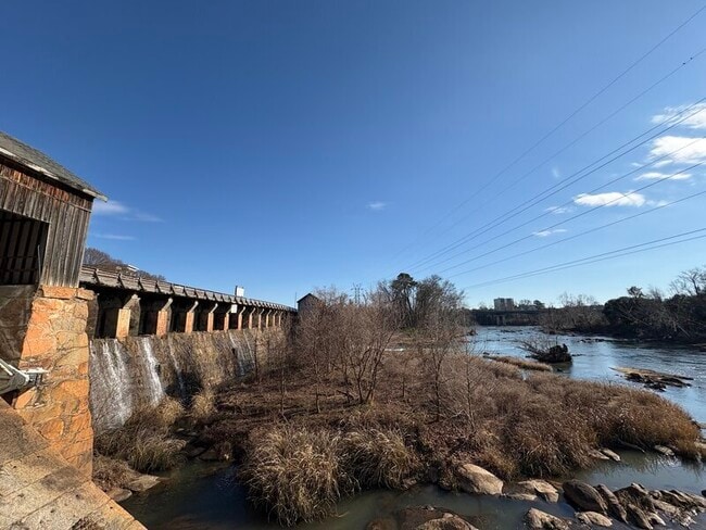 Building Photo - 1921 Wayne St