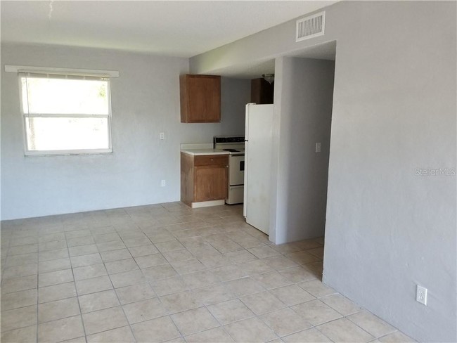 Building Photo - 2700 Palmadelia Ave