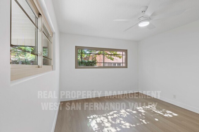 Building Photo - Stunning 3bd Home with Private Outdoor Oasis