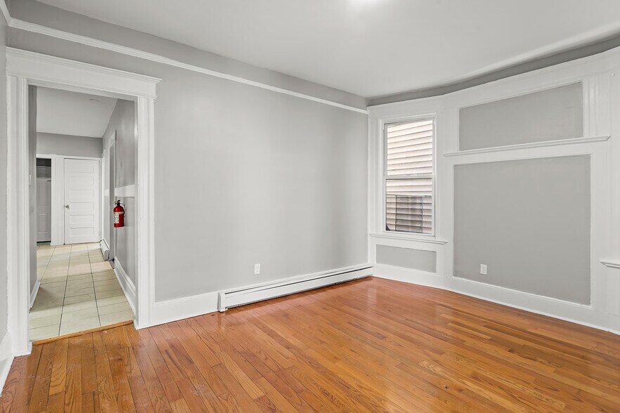 Building Photo - 13 20th Ave