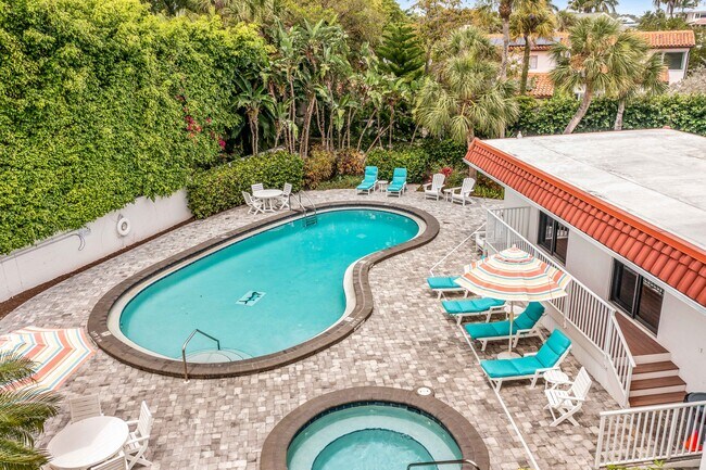 Building Photo - 970 Palm Ave