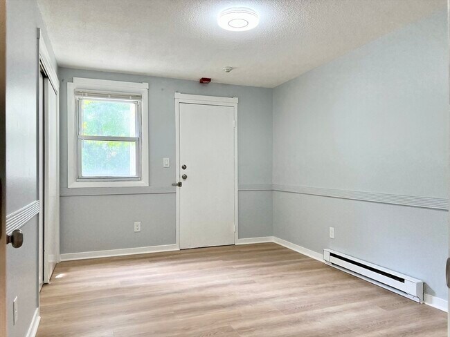 Building Photo - 27 Elmwood Park