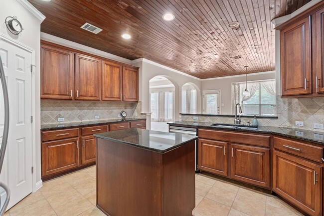 Building Photo - 1104 Lynsenko Dr
