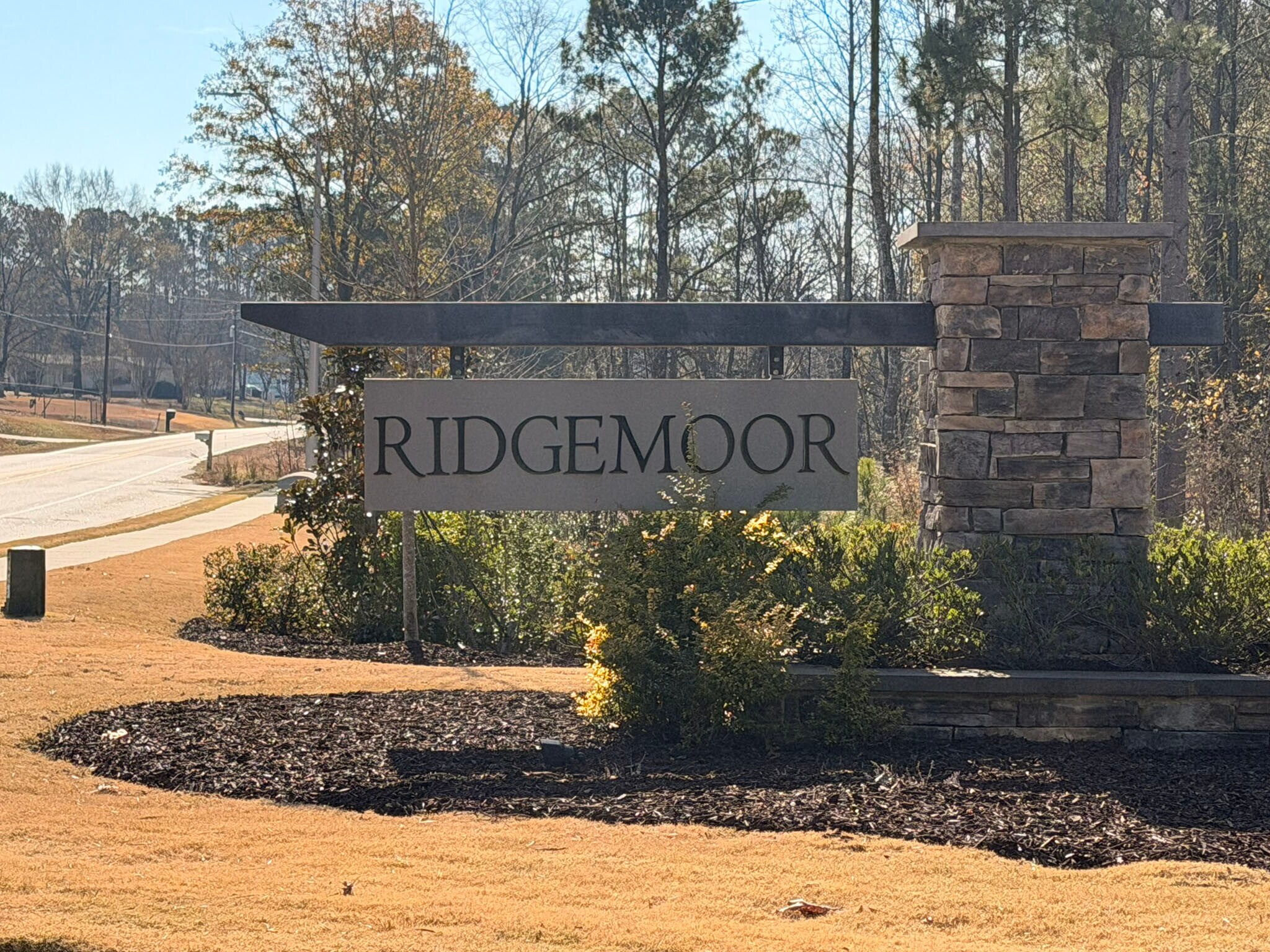 Building Photo - 400 Hazy Hills Ln