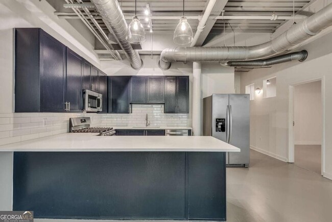 Building Photo - 400 Village Pkwy