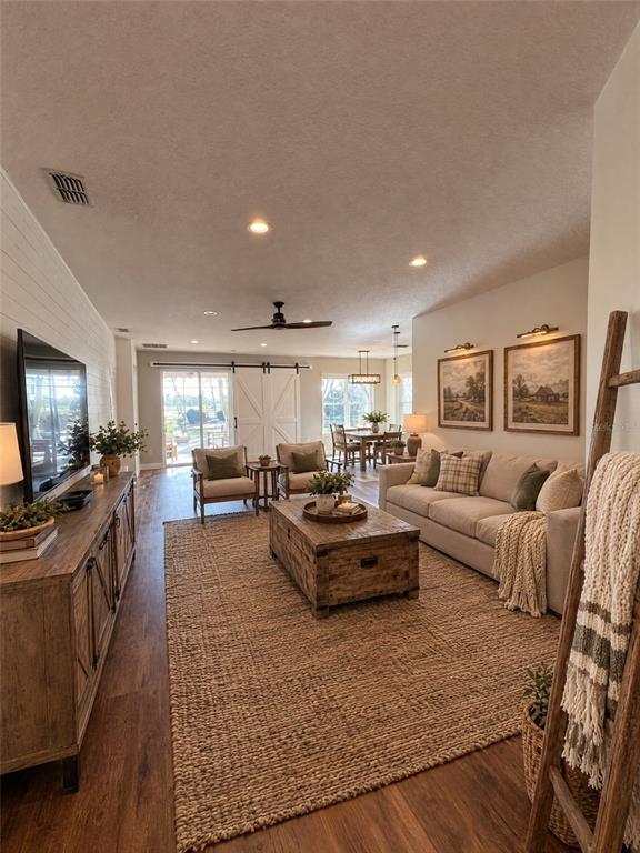Building Photo - 221 Asterbrooke Dr