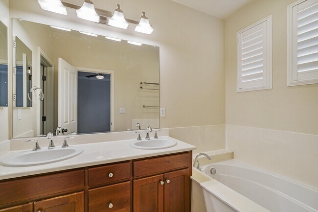 Building Photo - 5266 Fioli Loop