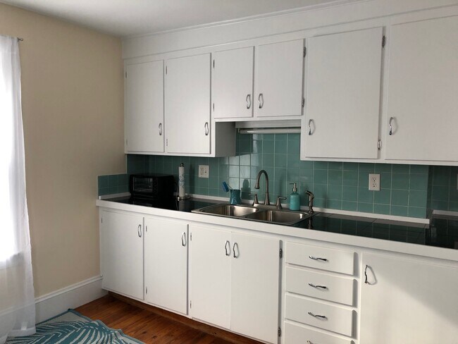 Building Photo - 21 Rogers Rd