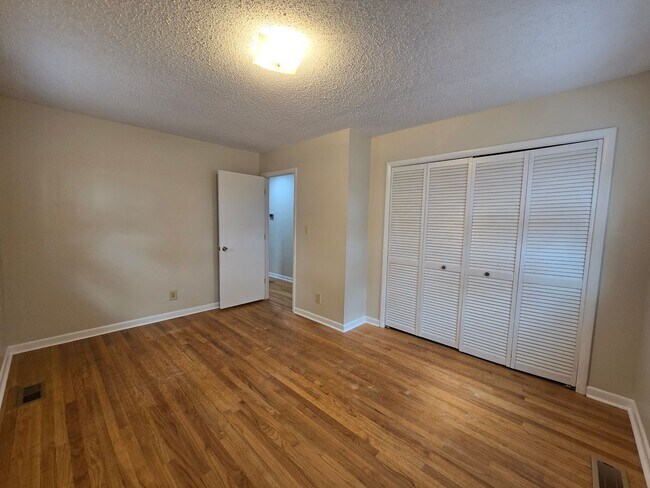 Building Photo - 2604 Geneva Ct