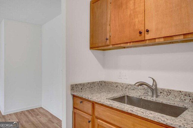 Building Photo - 1903 Whitehall Forest Ct SE