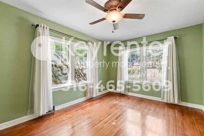 Building Photo - 1728 E McKnight Dr