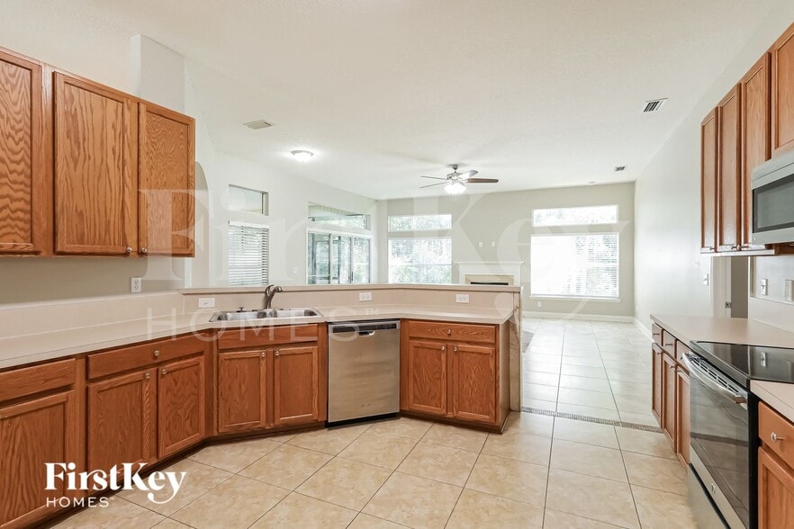 Building Photo - 9471 Woodleigh Mill Dr