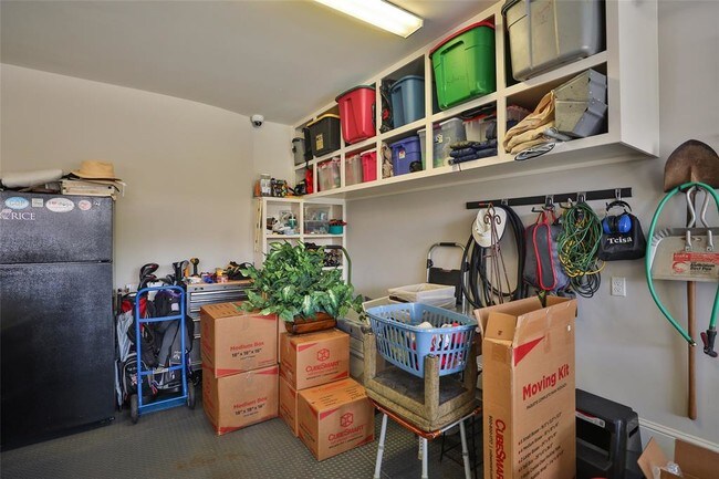 Building Photo - 6617 Minola St