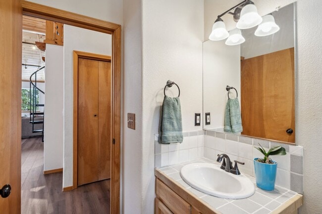 Building Photo - Spacious Prosser Lakeview Estates Rental