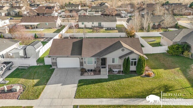 Building Photo - Charming 4-Bedroom Home for Rent in Ammon, ID!