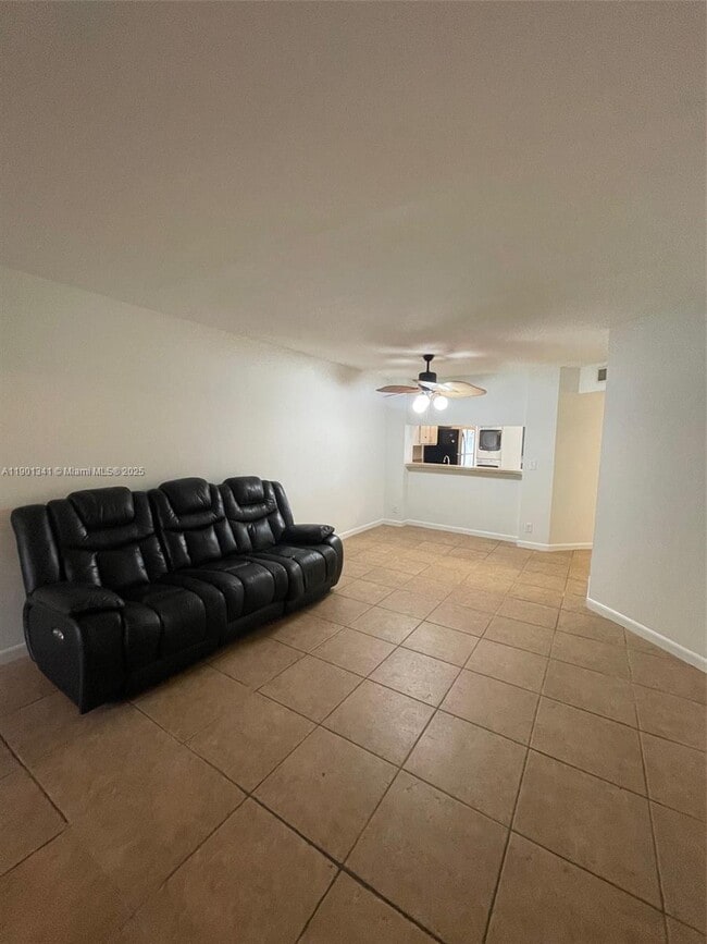 Building Photo - 5595 Courtyard Dr