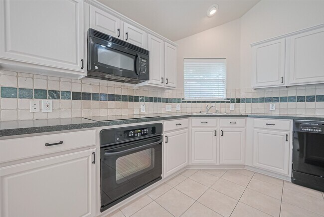 Building Photo - 134 E Foxbriar Forest Cir